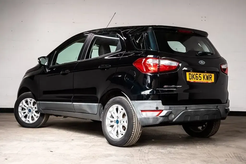 Usado Ford Ecosport Zetec 112 HP (82 kW) 2015 Preto SUV