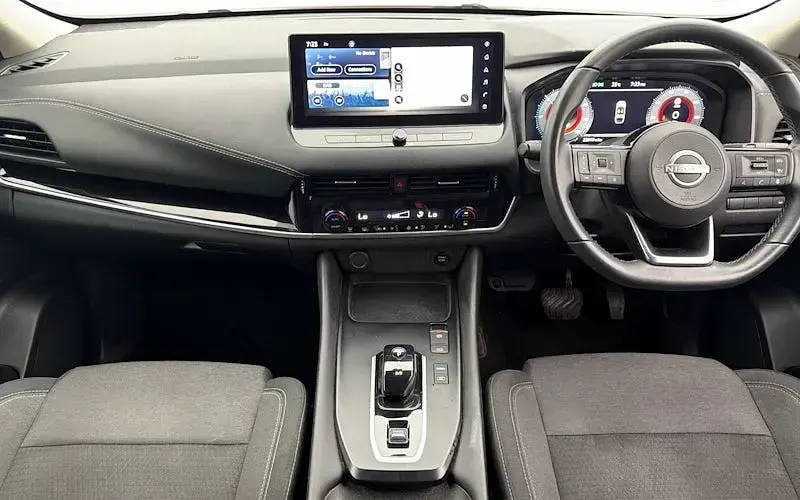 Used Nissan Qashqai N-Connecta 190 HP (139 kW) 2023 Red SUV