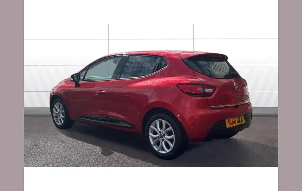 Used Renault Clio Dynamique 120 HP (88 kW) 2018 Red Hatchback