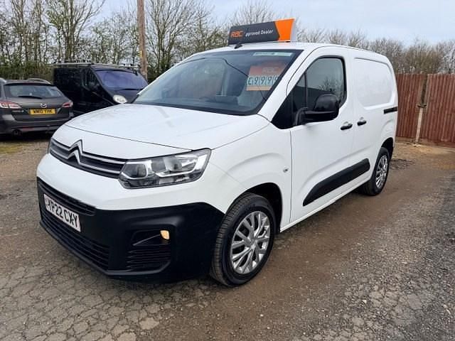 Used Citroën Berlingo 100 HP (73 kW) 2022 White MPV