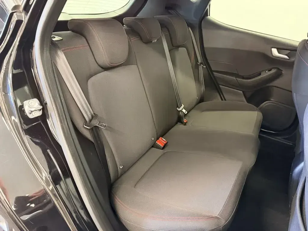 Begagnad Ford Fiesta ST-Line 100 HK (73 kW) 2023 Svart Halvkombi