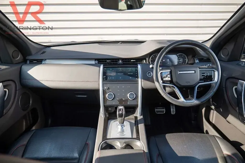 Second-hand Land Rover Discovery Sport SE Dynamic 204 CP (150 kW) 2022 Roșu SUV