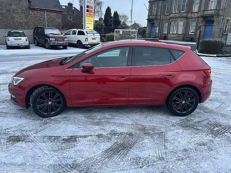 Used Seat Leon XCELLENCE Lux 150 HP (110 kW) 2020 Red Hatchback