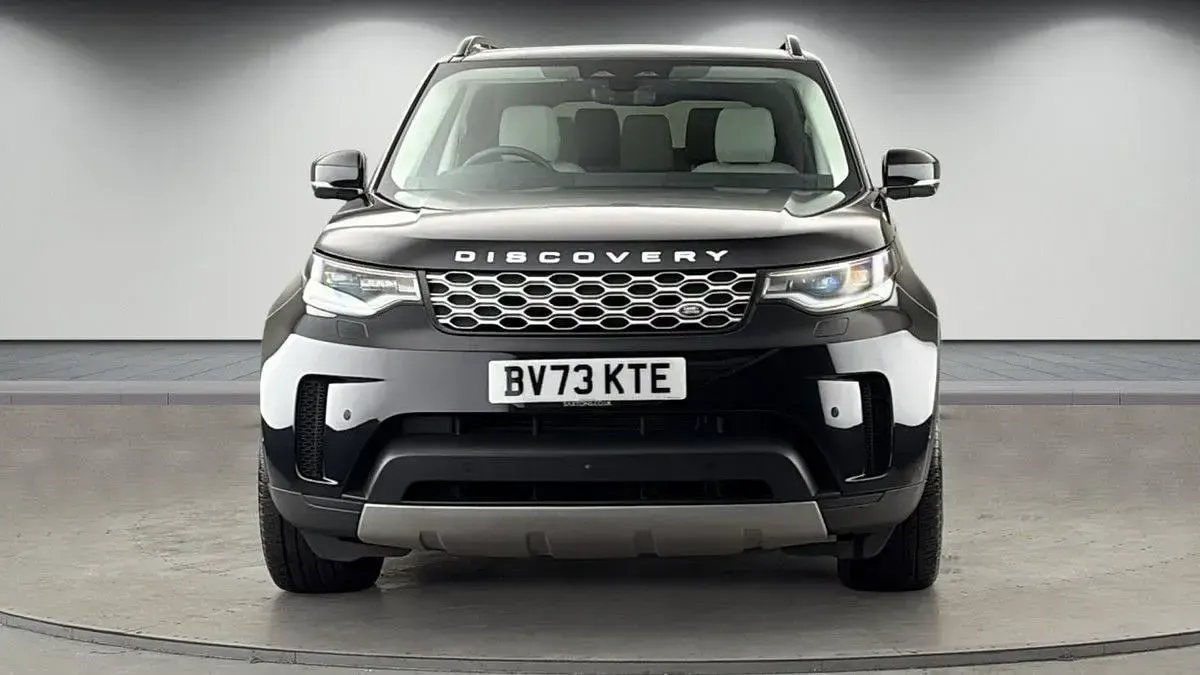 Used Land Rover Discovery S 300 HP (220 kW) 2023 Santorini black SUV