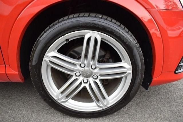 Begagnad Audi Q3 S-line plus 150 HK (110 kW) 2016 Röd SUV