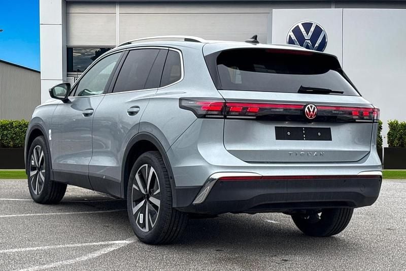 New VW Touran Elegance 150 HP (110 kW) 2026 Silver MPV