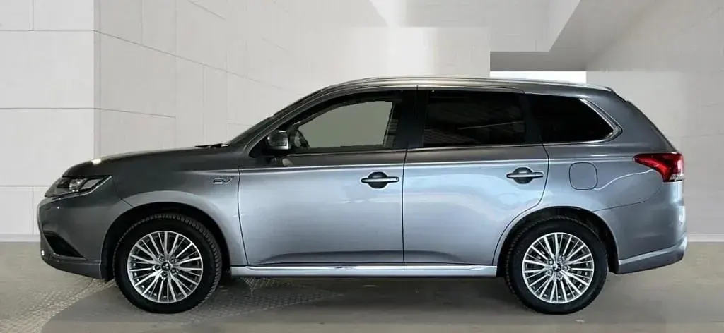 Used Mitsubishi Outlander P-HEV 2019 Grey SUV