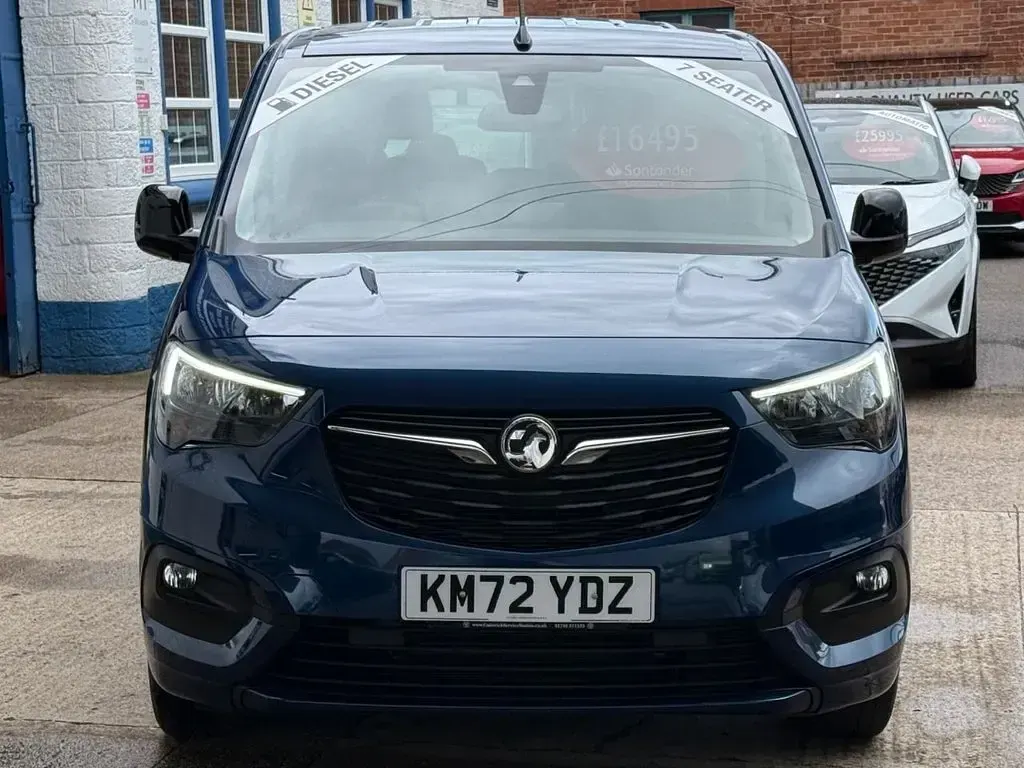 Used Vauxhall Combo S 100 HP (73 kW) 2022 Blue MPV