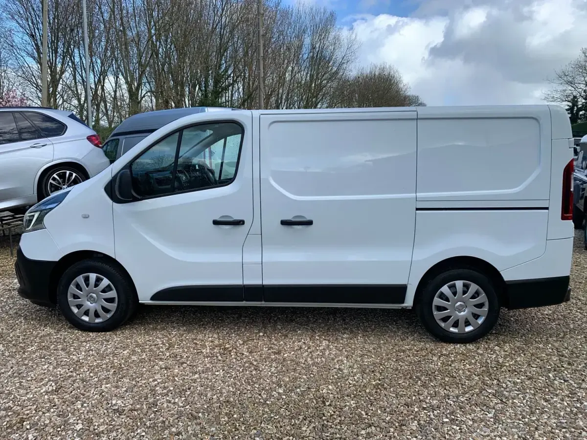 Second-hand Renault Trafic Business 120 CP (88 kW) 2019 Alb Monovolum