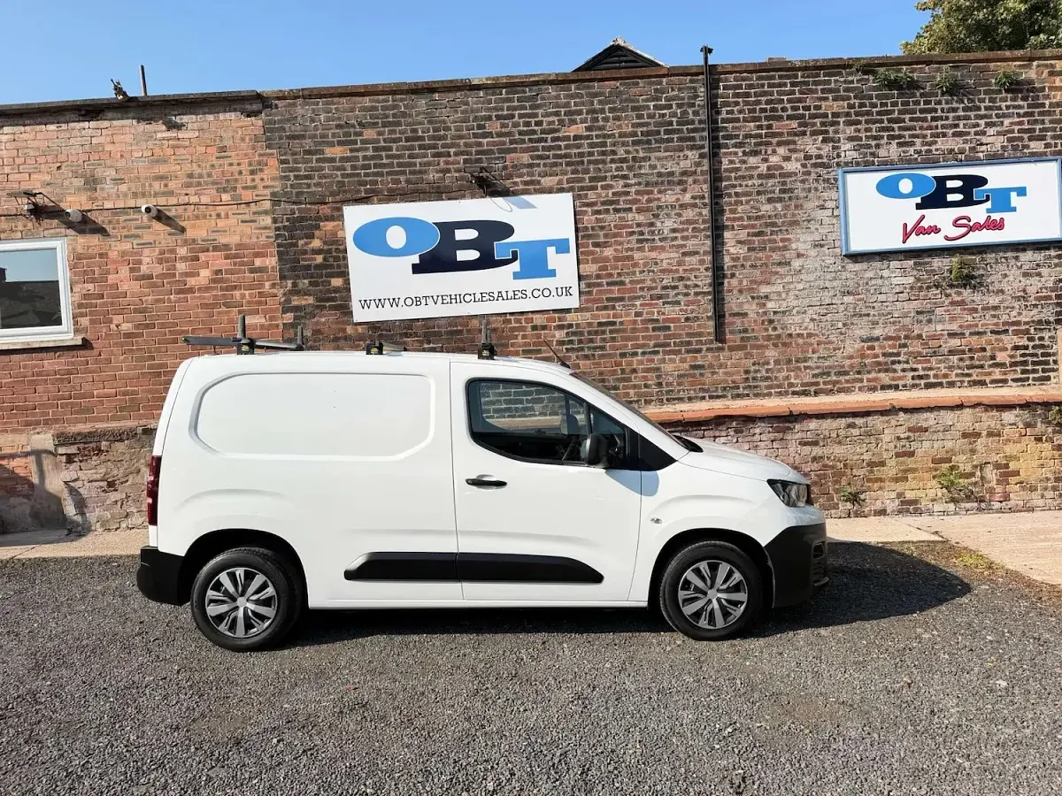 Used Peugeot Partner 2019 White MPV