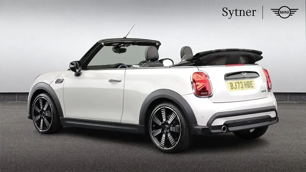 Used Mini Cooper Cabriolet Exclusive 134 HP (98 kW) 2023 White Cabriolet
