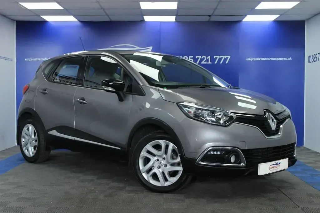 Used Renault Captur Dynamique 90 HP (66 kW) 2016 Grey SUV