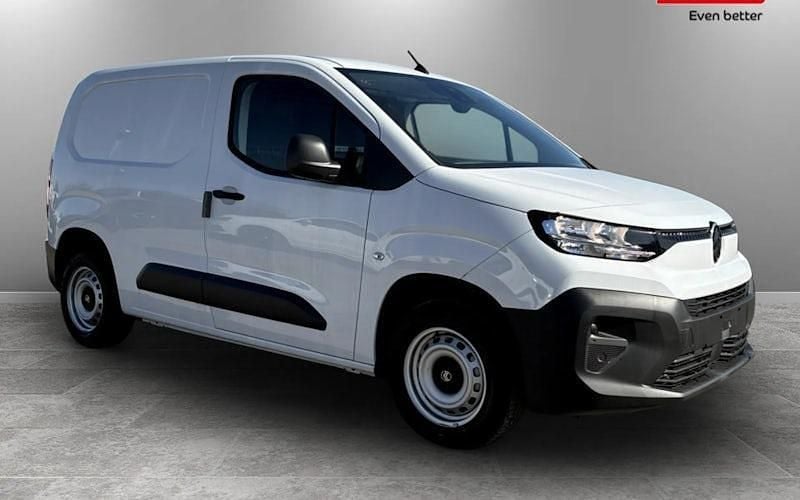 Begagnad Citroën Berlingo 102 HK (75 kW) 2025 Minibuss