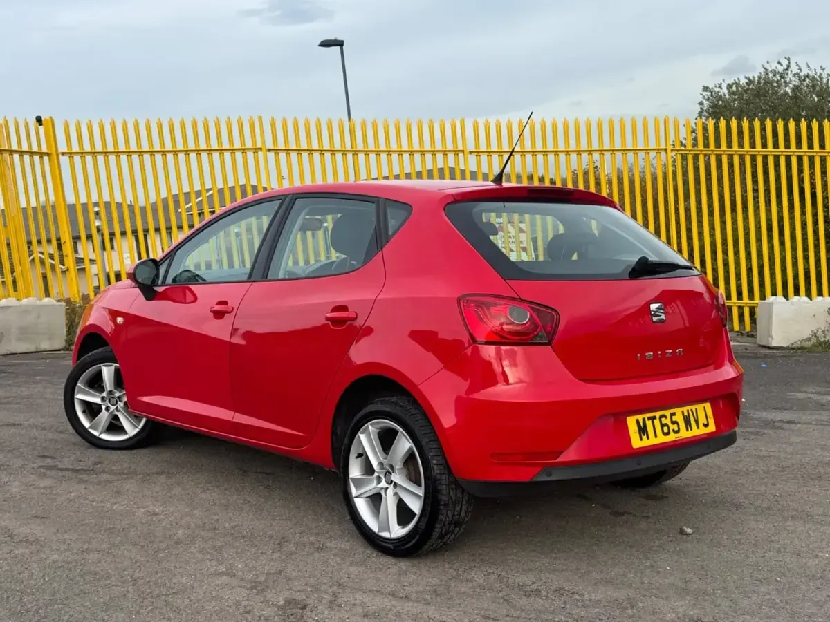 Begagnad Seat Ibiza 2015 Röd Halvkombi