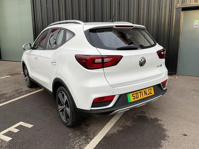 Used MG ZS Exclusive 105 kW (143 HP) 2021 White Hatchback