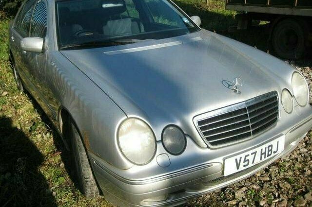 Used 1999 Mercedes E200 Classic Sedan | £1,200 - Image 1/4