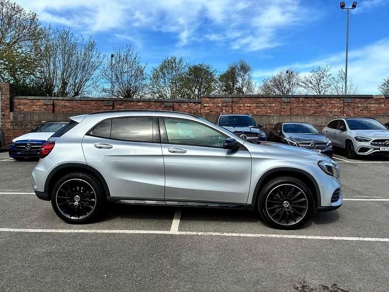 Used Mercedes GLA250 AMG Line Premium Plus 211 HP (155 kW) 2018 Silver SUV