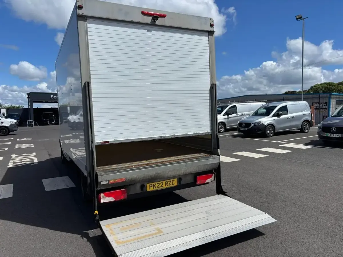 Used Mercedes Sprinter Progressive 150 HP (110 kW) 2022 White Van