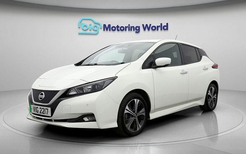 Used Nissan Leaf N-Connecta 110 kW (150 HP) 2020 White Hatchback
