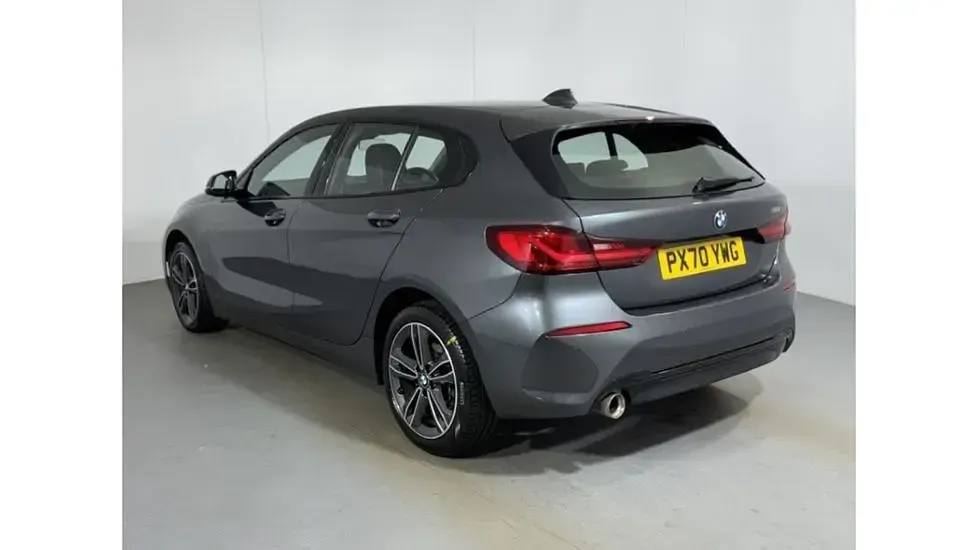 Used BMW 118 Sport Line 138 HP (101 kW) 2021 Grey Hatchback
