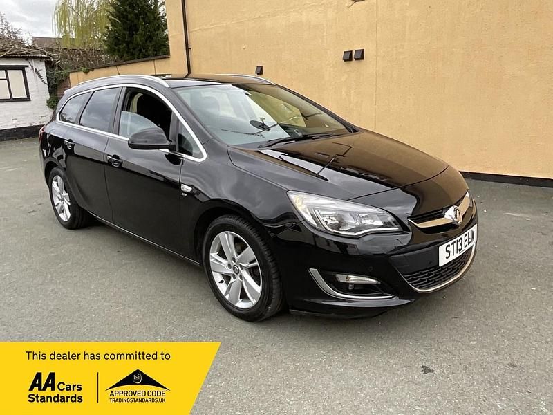 Used Vauxhall Astra SRi 165 HP (121 kW) 2013 Black Estate