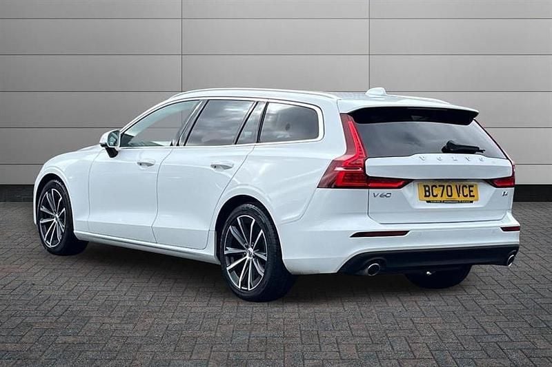 Used Volvo V60 Momentum 197 HP (144 kW) 2021 Ice white Estate