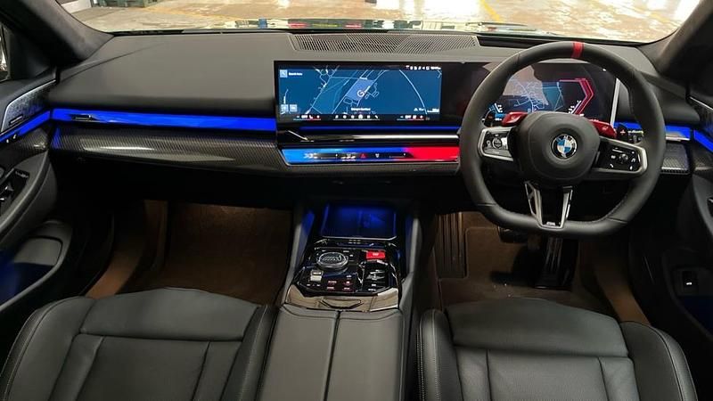 Used BMW M5 Comfort Edition 727 HP (534 kW) 2025 Green Estate