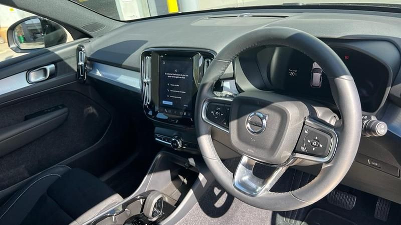 Usado Volvo XC40 Plus 163 CV (119 kW) 2025 Negro SUV