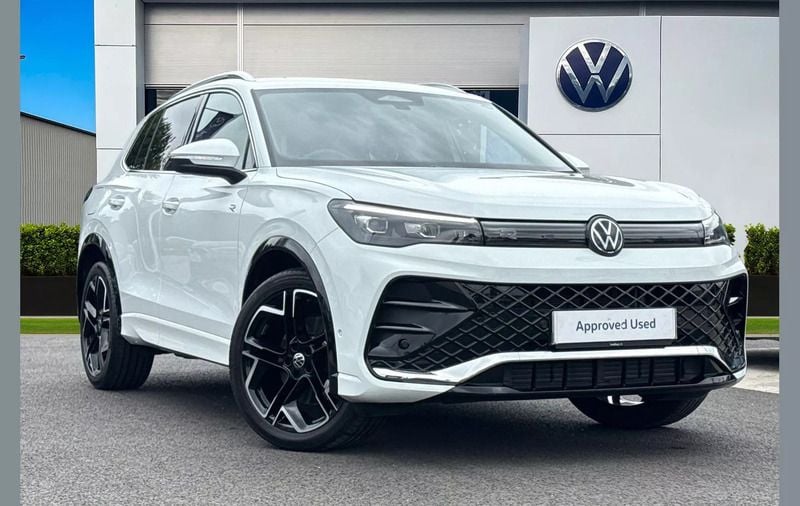 White Used 2024 VW Tiguan R-line SUV | £33,490 (Fair price) - Image 1/4