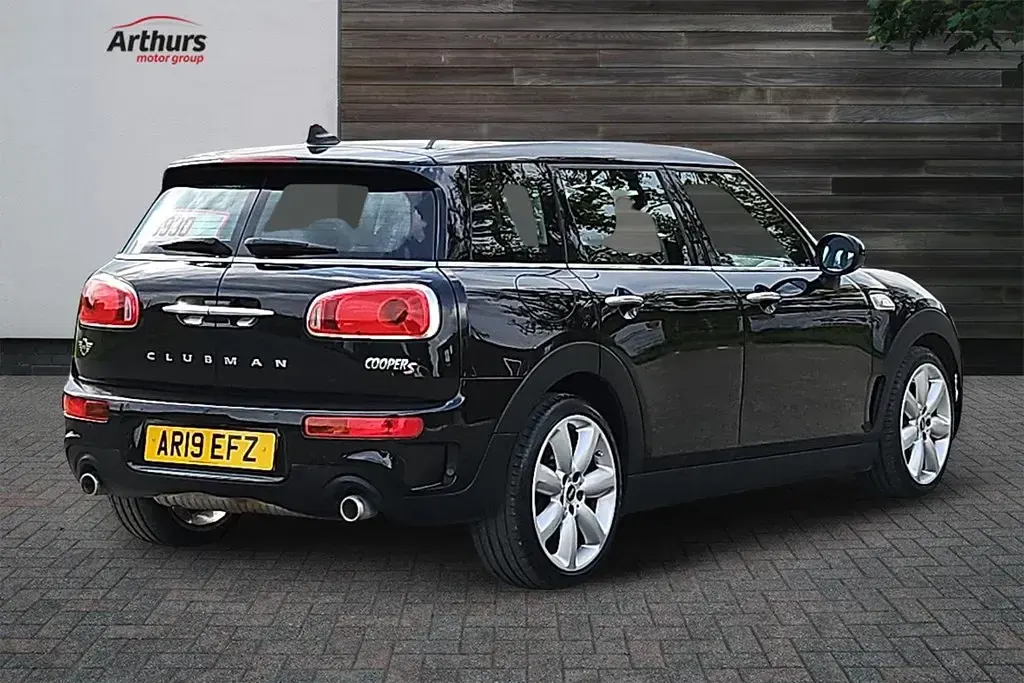Używany Mini Cooper S Clubman Exclusive 2019 Czarny Kombi