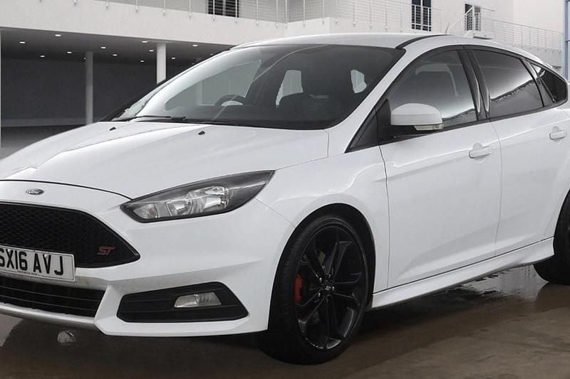 Used Ford Focus ST 2016 White Hatchback