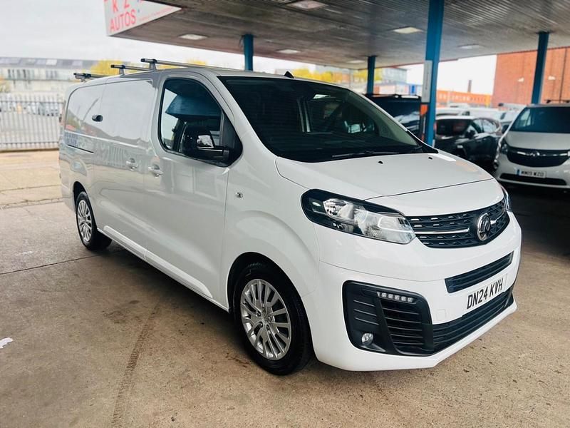 White Used 2024 Vauxhall Vivaro S MPV | £16,845 (Good price) - Image 1/4