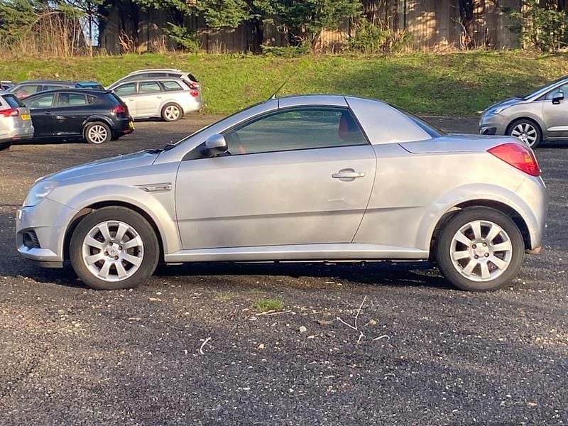 Used Vauxhall Tigra 90 HP (66 kW) 2007 Silver Cabriolet