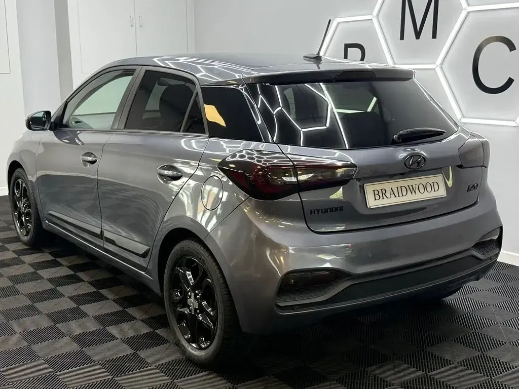 Used Hyundai i20 Premium 83 HP (61 kW) 2019 Grey Hatchback