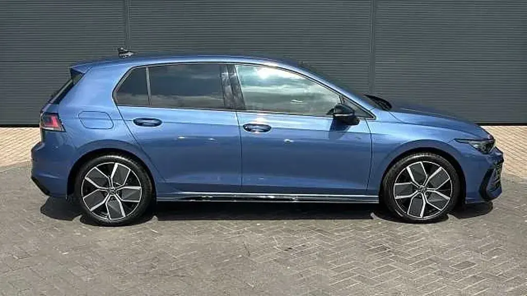 New VW Golf VIII Black Edition 150 HP (110 kW) 2026 Blue Hatchback