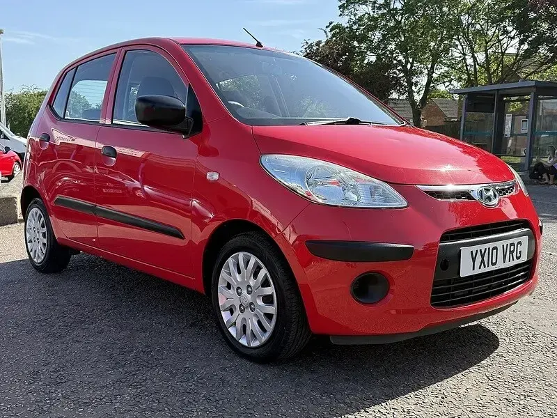 Used Hyundai i10 Classic 78 HP (57 kW) 2010 Red Hatchback