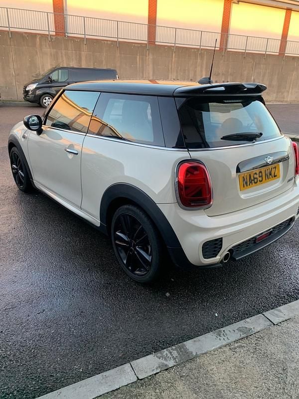 Used Mini Cooper Hatch 2019 White Hatchback