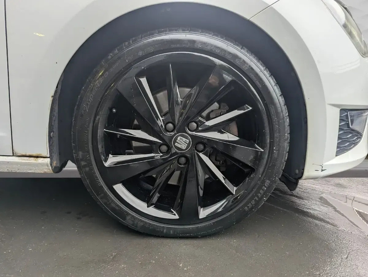 Used Seat Leon FR 184 HP (135 kW) 2014 White Hatchback