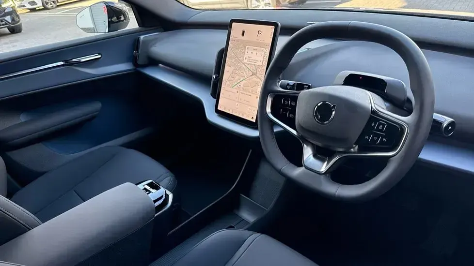 Usado Volvo EX30 Performance 314 kW (428 HP) 2025 Cinzento SUV