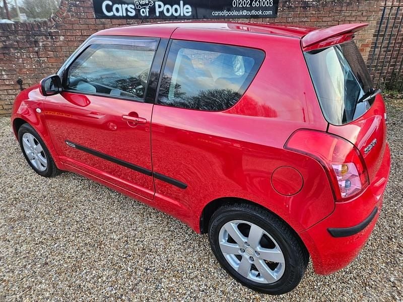 Used Suzuki Swift GLX 2009 Red Hatchback