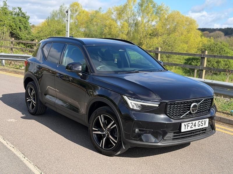Begagnad Volvo XC40 Plus 2024 Svart SUV