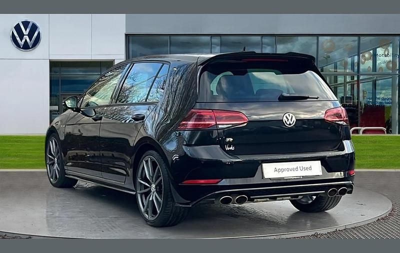 Used VW Golf VII R 300 HP (220 kW) 2019 Deep black pearl Hatchback