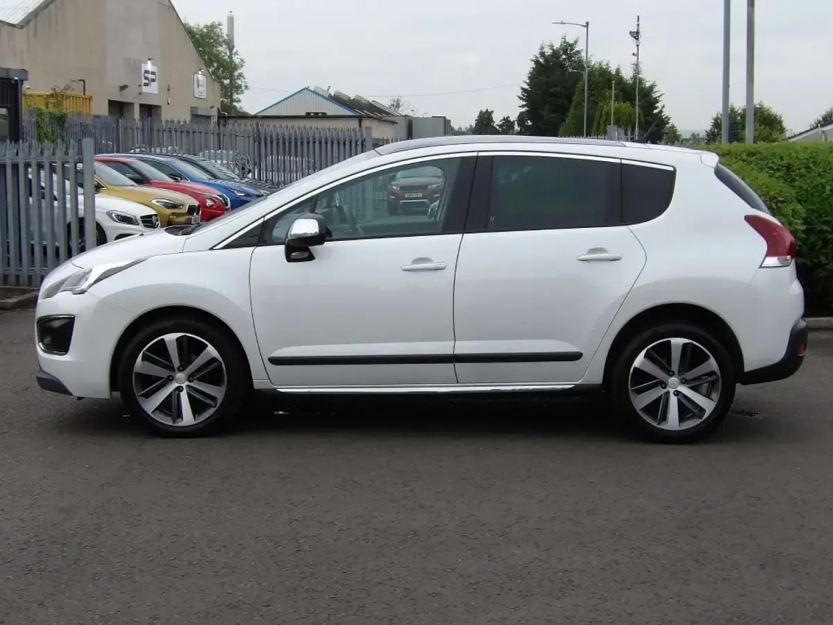Used Peugeot 3008 Allure 130 HP (95 kW) 2016 White SUV