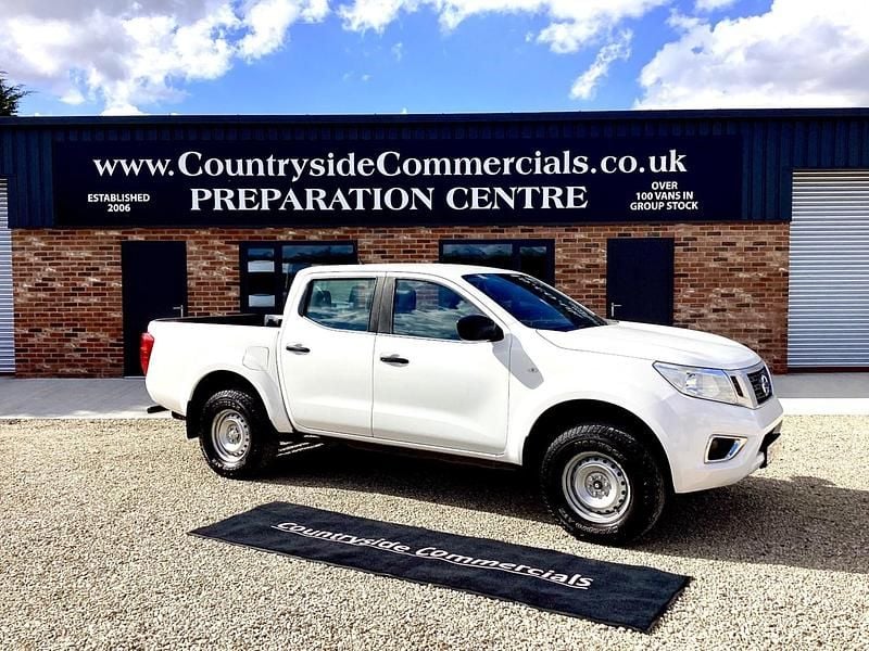 White Used 2018 Nissan Navara Visia Pickup | £7,450 (Good price) - Image 1/4
