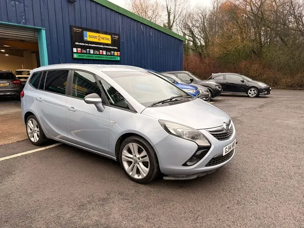 Used Vauxhall Zafira Tourer SRi 140 HP (102 kW) 2014 Silver MPV