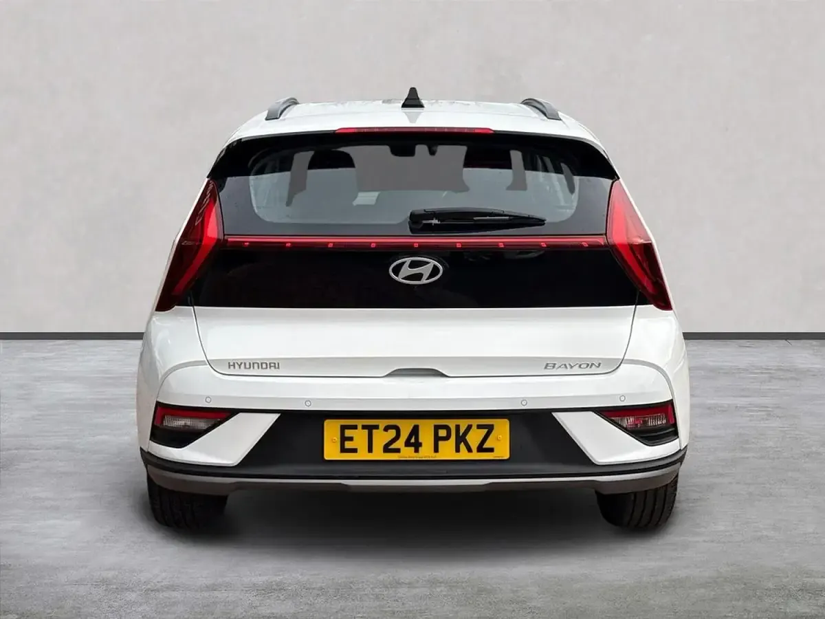 Używany Hyundai Bayon Advanced 100 KM (73 kW) 2024 Biały SUV