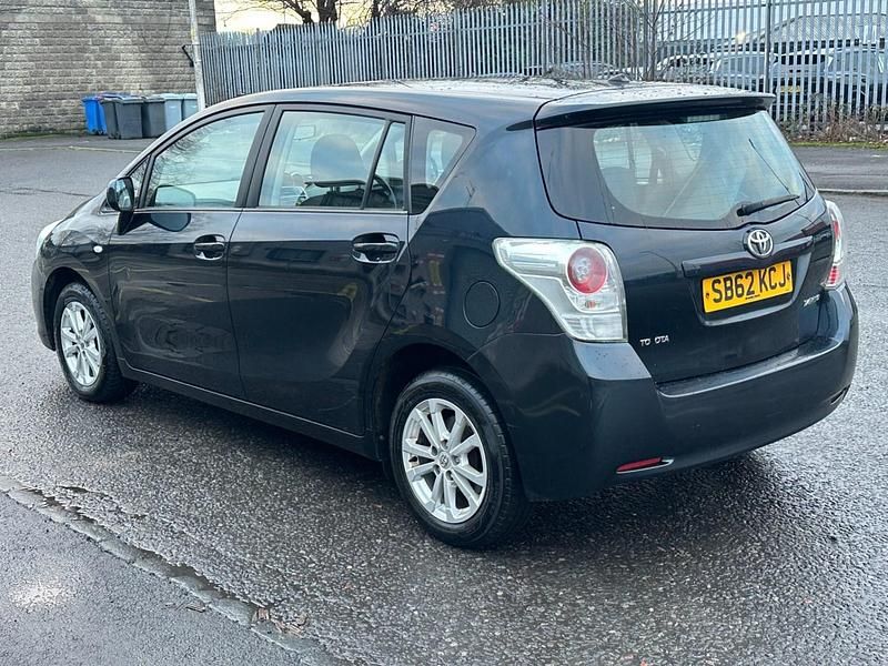 Used Toyota Verso 2012 Grey MPV