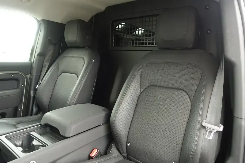 Used Land Rover Defender SE 2023 Green SUV