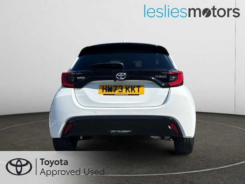 Second-hand Toyota Yaris Hybrid 2023 Alb Hatchback