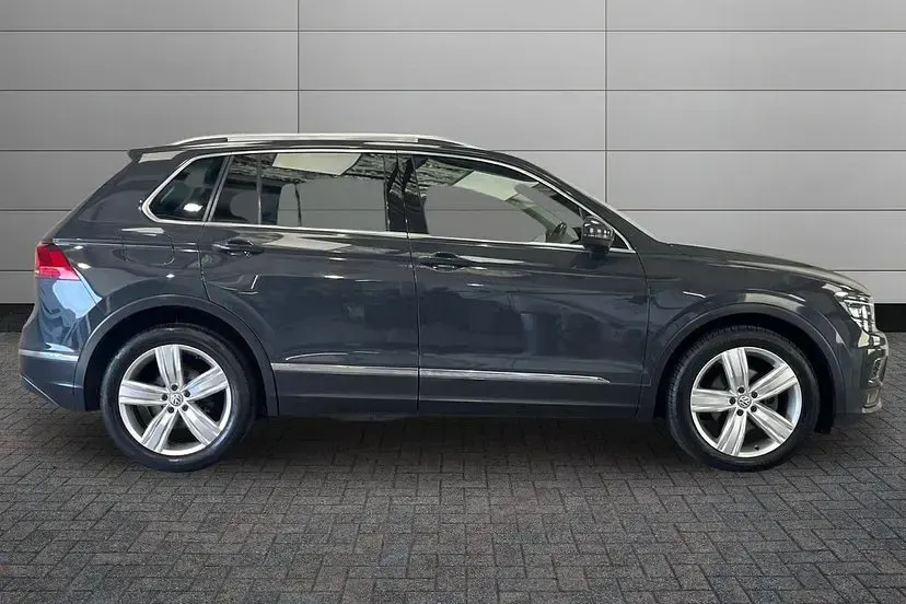 Used VW Tiguan SEL 150 HP (110 kW) 2020 Urano grey SUV